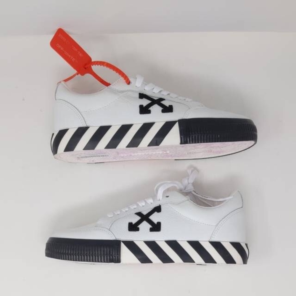 Off-White Vulc Sneaker ‘White Black’
